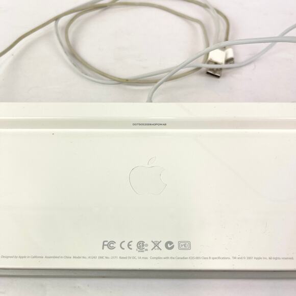 Apple Slim A1243 USB Wired Keyboard with Numeric Keypad Mac Standard Aluminum - Picture 4 of 6